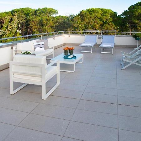 Villa Riva Beachfront Lignano Sabbiadoro Exterior photo